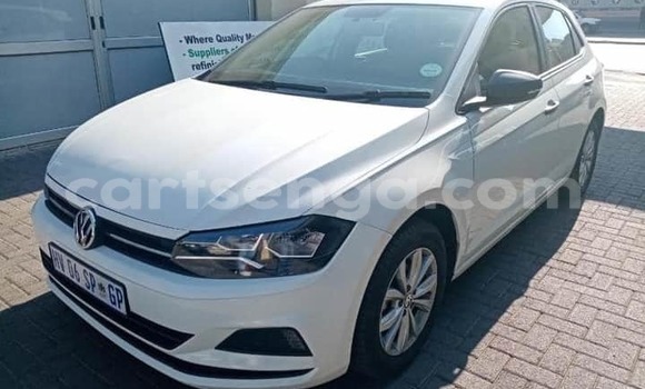 Nunua Ilio tumika Volkswagen Polo White Gari ndani ya Mbabane nchini Manzini