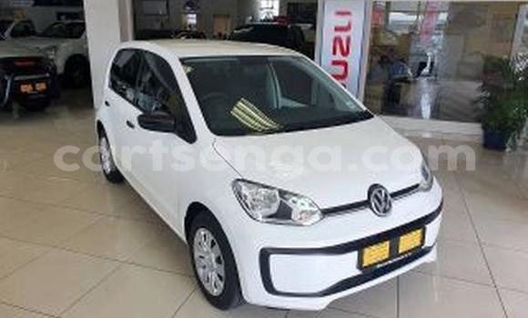 Buy Used Volkswagen Golf White Car in Manzini in Manzini Buy Used Volkswagen Golf White Car in Manzini in Manzini