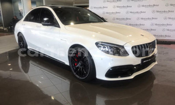 Nunua Ilio tumika Mercedes‒Benz C-klasse AMG White Gari ndani ya Bulembu nchini Hhohho