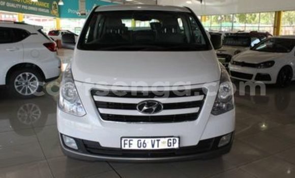 Acheter Occasion Voiture Hyundai H1 Blanc à Hluti, Shiselweni District Acheter Occasion Voiture Hyundai H1 Blanc à Hluti, Shiselweni District