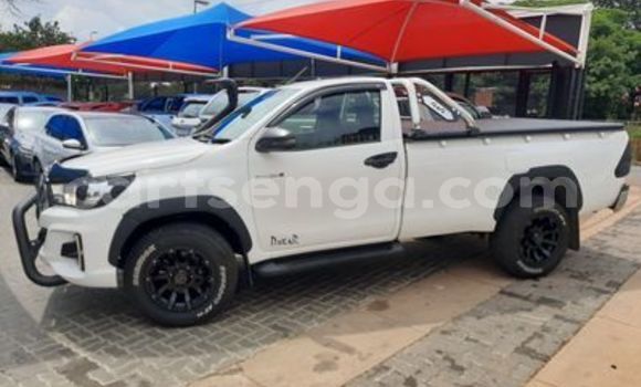 Buy Used Toyota Hilux White Car in Hluti in Shiselweni District Buy Used Toyota Hilux White Car in Hluti in Shiselweni District