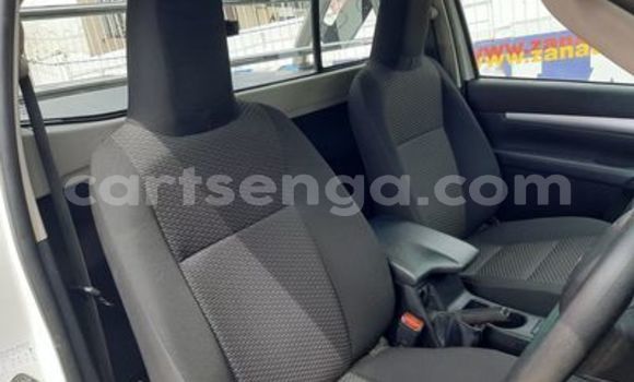 Buy Used Toyota Hilux White Car in Hluti in Shiselweni District Buy Used Toyota Hilux White Car in Hluti in Shiselweni District