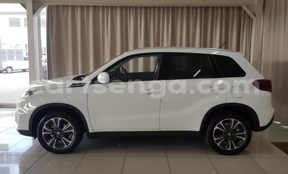 Nunua Ilio tumika Suzuki Vitara White Gari ndani ya Ezulwini nchini Hhohho Nunua Ilio tumika Suzuki Vitara White Gari ndani ya Ezulwini nchini Hhohho