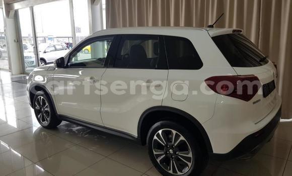 Nunua Ilio tumika Suzuki Vitara White Gari ndani ya Ezulwini nchini Hhohho Nunua Ilio tumika Suzuki Vitara White Gari ndani ya Ezulwini nchini Hhohho