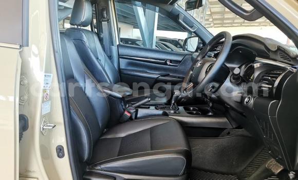 Nunua Ilio tumika Toyota Hilux Beige Gari ndani ya Hlatikulu nchini Wilaya ya Shiselweni Nunua Ilio tumika Toyota Hilux Beige Gari ndani ya Hlatikulu nchini Wilaya ya Shiselweni