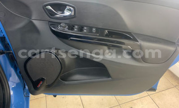 Buy Used Renault Clio Blue Car in Ezulwini in Hhohho Buy Used Renault Clio Blue Car in Ezulwini in Hhohho