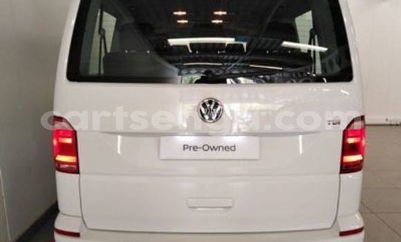 Nunua Ilio tumika Volkswagen Karmann-Ghia White Gari ndani ya Ezulwini nchini Hhohho Nunua Ilio tumika Volkswagen Karmann-Ghia White Gari ndani ya Ezulwini nchini Hhohho