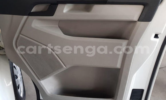 Nunua Ilio tumika Volkswagen Karmann-Ghia White Gari ndani ya Ezulwini nchini Hhohho Nunua Ilio tumika Volkswagen Karmann-Ghia White Gari ndani ya Ezulwini nchini Hhohho