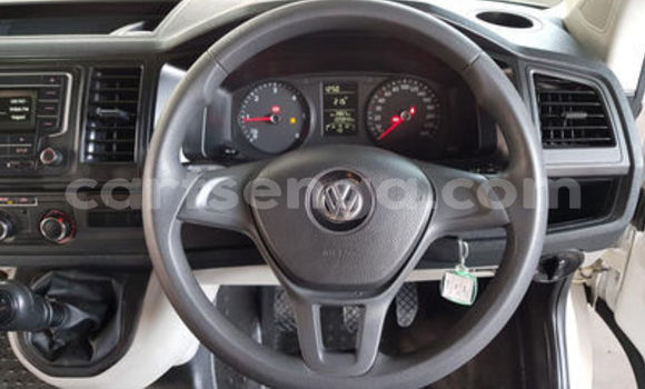 Nunua Ilio tumika Volkswagen Karmann-Ghia White Gari ndani ya Ezulwini nchini Hhohho Nunua Ilio tumika Volkswagen Karmann-Ghia White Gari ndani ya Ezulwini nchini Hhohho