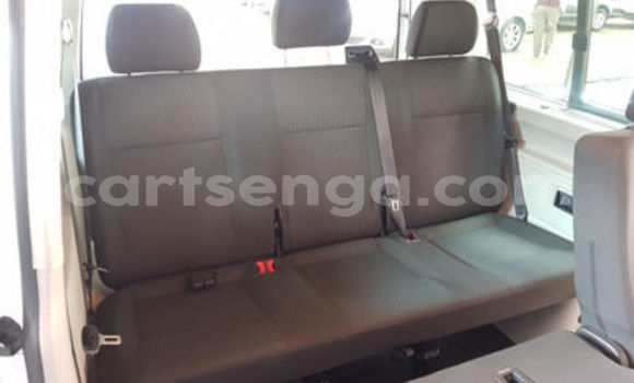 Nunua Ilio tumika Volkswagen Karmann-Ghia White Gari ndani ya Ezulwini nchini Hhohho Nunua Ilio tumika Volkswagen Karmann-Ghia White Gari ndani ya Ezulwini nchini Hhohho