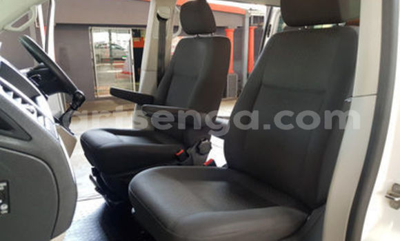 Nunua Ilio tumika Volkswagen Karmann-Ghia White Gari ndani ya Ezulwini nchini Hhohho Nunua Ilio tumika Volkswagen Karmann-Ghia White Gari ndani ya Ezulwini nchini Hhohho