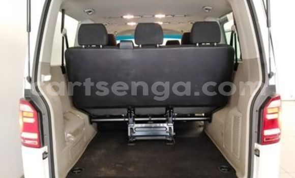 Nunua Ilio tumika Volkswagen Karmann-Ghia White Gari ndani ya Ezulwini nchini Hhohho Nunua Ilio tumika Volkswagen Karmann-Ghia White Gari ndani ya Ezulwini nchini Hhohho