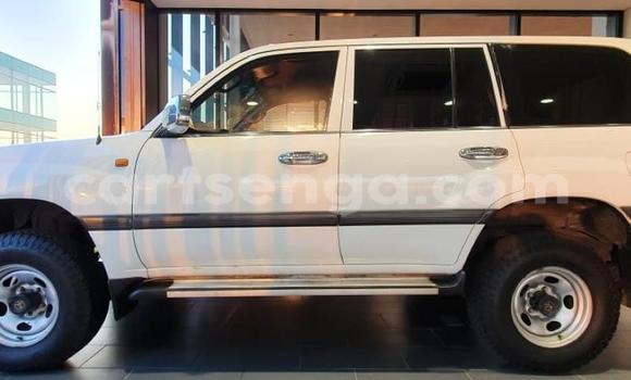 Nunua Ilio tumika Toyota Land Cruiser White Gari ndani ya Manzini nchini Manzini Nunua Ilio tumika Toyota Land Cruiser White Gari ndani ya Manzini nchini Manzini
