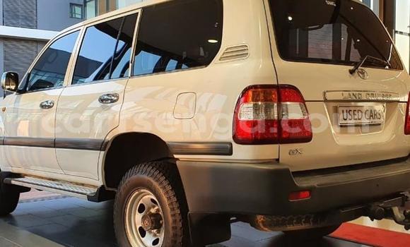 Nunua Ilio tumika Toyota Land Cruiser White Gari ndani ya Manzini nchini Manzini Nunua Ilio tumika Toyota Land Cruiser White Gari ndani ya Manzini nchini Manzini