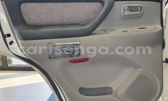 Nunua Ilio tumika Toyota Land Cruiser White Gari ndani ya Manzini nchini Manzini Nunua Ilio tumika Toyota Land Cruiser White Gari ndani ya Manzini nchini Manzini