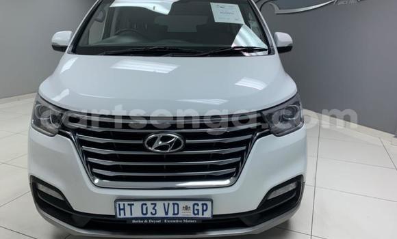 Buy Used Hyundai H1 White Car in Ezulwini in Hhohho