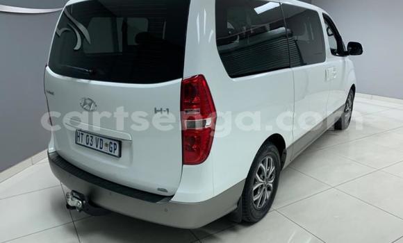 Nunua Ilio tumika Hyundai H1 White Gari ndani ya Ezulwini nchini Hhohho Nunua Ilio tumika Hyundai H1 White Gari ndani ya Ezulwini nchini Hhohho