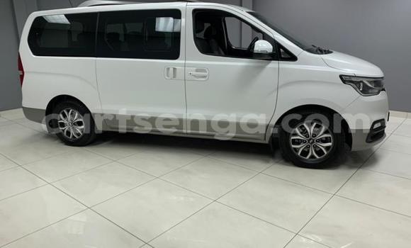 Nunua Ilio tumika Hyundai H1 White Gari ndani ya Ezulwini nchini Hhohho Nunua Ilio tumika Hyundai H1 White Gari ndani ya Ezulwini nchini Hhohho