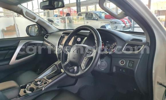 Acheter Occasion Voiture Mitsubishi Pajero Blanc à Ezulwini, Hhohho Acheter Occasion Voiture Mitsubishi Pajero Blanc à Ezulwini, Hhohho