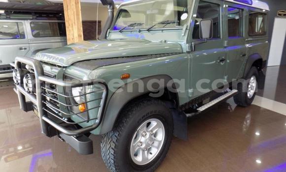 Buy Used Land Rover Defender Green Car in Ezulwini in Hhohho Buy Used Land Rover Defender Green Car in Ezulwini in Hhohho