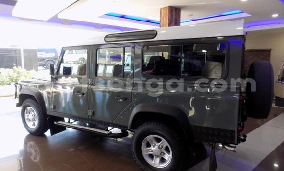 Buy Used Land Rover Defender Green Car in Ezulwini in Hhohho Buy Used Land Rover Defender Green Car in Ezulwini in Hhohho