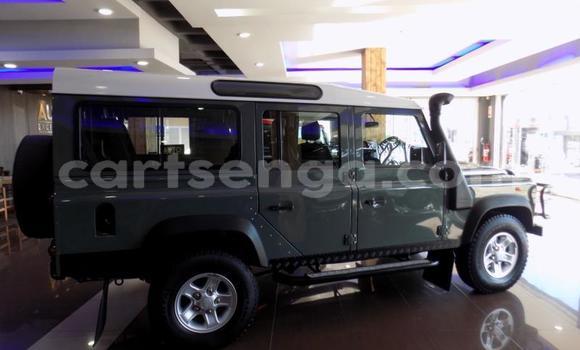 Buy Used Land Rover Defender Green Car in Ezulwini in Hhohho Buy Used Land Rover Defender Green Car in Ezulwini in Hhohho