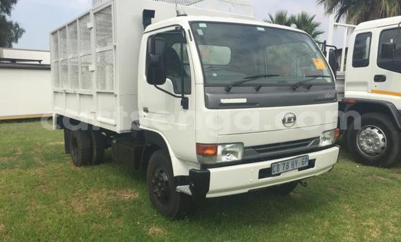 Buy Used Nissan UD White Truck in Ezulwini in Hhohho Buy Used Nissan UD White Truck in Ezulwini in Hhohho