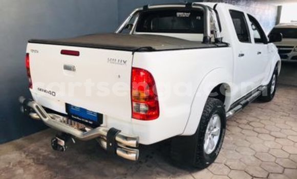 Nunua Ilio tumika Toyota Hilux White Gari ndani ya Ezulwini nchini Hhohho Nunua Ilio tumika Toyota Hilux White Gari ndani ya Ezulwini nchini Hhohho