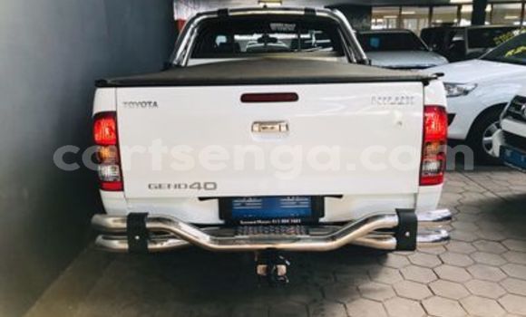 Nunua Ilio tumika Toyota Hilux White Gari ndani ya Ezulwini nchini Hhohho Nunua Ilio tumika Toyota Hilux White Gari ndani ya Ezulwini nchini Hhohho
