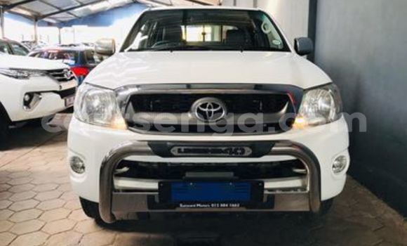 Nunua Ilio tumika Toyota Hilux White Gari ndani ya Ezulwini nchini Hhohho Nunua Ilio tumika Toyota Hilux White Gari ndani ya Ezulwini nchini Hhohho