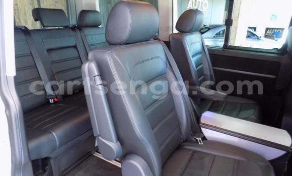 Buy Used Volkswagen Caravelle White Car in Ezulwini in Hhohho Buy Used Volkswagen Caravelle White Car in Ezulwini in Hhohho