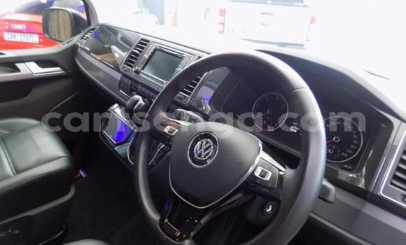 Buy Used Volkswagen Caravelle White Car in Ezulwini in Hhohho Buy Used Volkswagen Caravelle White Car in Ezulwini in Hhohho