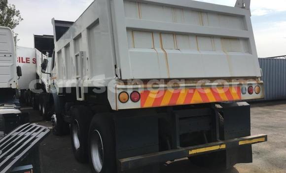 Nunua Ilio tumika Mercedes‒Benz 1117 White Lori ndani ya Manzini nchini Manzini Nunua Ilio tumika Mercedes‒Benz 1117 White Lori ndani ya Manzini nchini Manzini