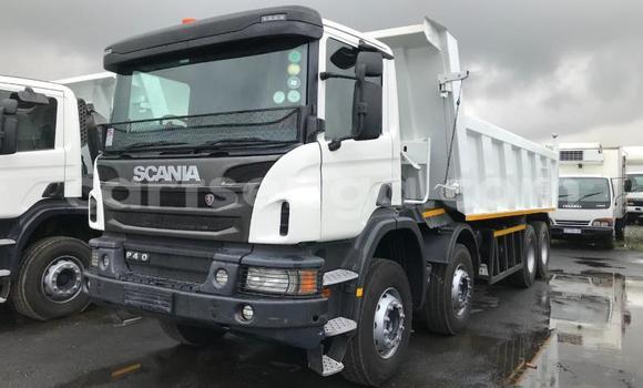 Nunua Ilio tumika Mercedes‒Benz Tipper White Lori ndani ya Manzini nchini Manzini Nunua Ilio tumika Mercedes‒Benz Tipper White Lori ndani ya Manzini nchini Manzini