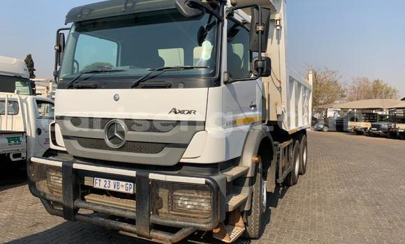 Nunua Ilio tumika Mercedes‒Benz 2628 White Lori ndani ya Bulembu nchini Hhohho Nunua Ilio tumika Mercedes‒Benz 2628 White Lori ndani ya Bulembu nchini Hhohho