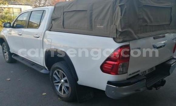 Buy Used Toyota Hilux White Car in Hluti in Shiselweni District Buy Used Toyota Hilux White Car in Hluti in Shiselweni District