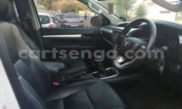 Buy Used Toyota Hilux White Car in Hluti in Shiselweni District Buy Used Toyota Hilux White Car in Hluti in Shiselweni District