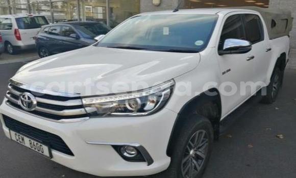 Nunua Ilio tumika Toyota Hilux White Gari ndani ya Ezulwini nchini Hhohho Nunua Ilio tumika Toyota Hilux White Gari ndani ya Ezulwini nchini Hhohho