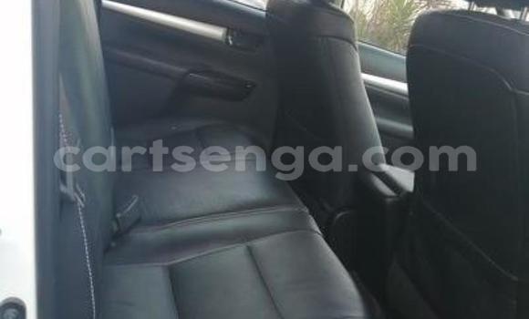 Nunua Ilio tumika Toyota Hilux White Gari ndani ya Ezulwini nchini Hhohho Nunua Ilio tumika Toyota Hilux White Gari ndani ya Ezulwini nchini Hhohho