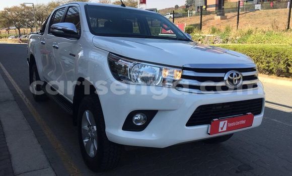 Buy Used Toyota Hilux White Car in Big Bend in Lubombo