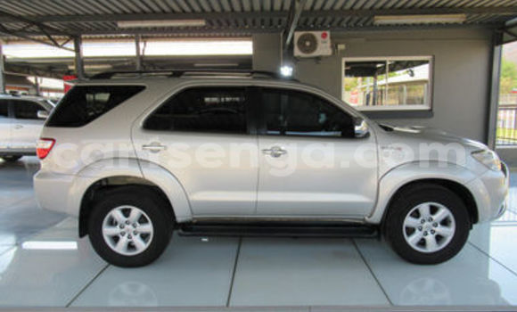 Acheter Occasion Voiture Toyota Fortuner Gris à Ezulwini, Hhohho