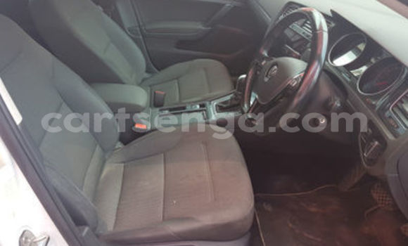 Nunua Ilio tumika Volkswagen Golf White Gari ndani ya Manzini nchini Manzini Nunua Ilio tumika Volkswagen Golf White Gari ndani ya Manzini nchini Manzini
