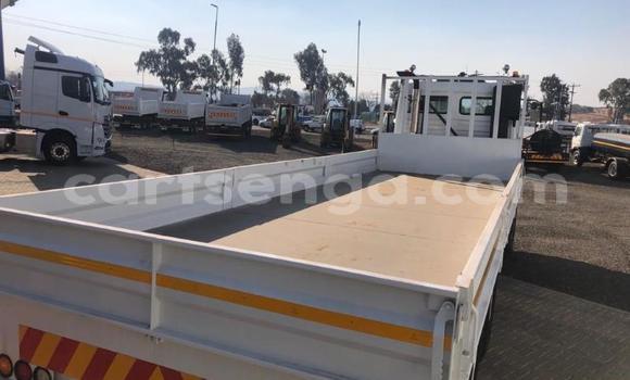 Buy Used Man Silent White Truck in Ezulwini in Hhohho Buy Used Man Silent White Truck in Ezulwini in Hhohho