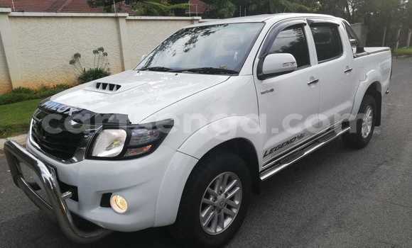 Nunua Ilio tumika Toyota Hilux White Gari ndani ya Ezulwini nchini Hhohho Nunua Ilio tumika Toyota Hilux White Gari ndani ya Ezulwini nchini Hhohho