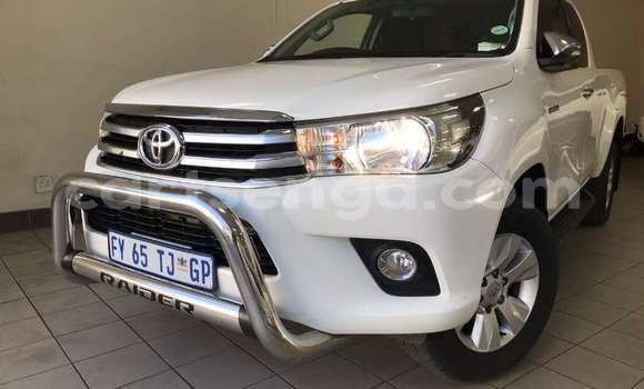 Buy Used Toyota Hilux White Car in Import - Dubai in Hhohho Buy Used Toyota Hilux White Car in Import - Dubai in Hhohho