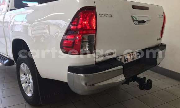 Buy Used Toyota Hilux White Car in Import - Dubai in Hhohho Buy Used Toyota Hilux White Car in Import - Dubai in Hhohho