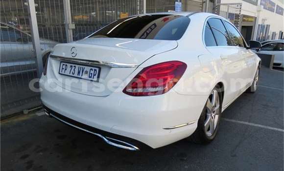 Nunua Ilio tumika Mercedes‒Benz C–Class White Gari ndani ya Import - Dubai nchini Hhohho Nunua Ilio tumika Mercedes‒Benz C–Class White Gari ndani ya Import - Dubai nchini Hhohho