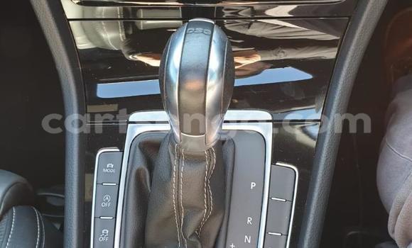 Nunua Ilio tumika Volkswagen Golf R Blue Gari ndani ya Manzini nchini Manzini Nunua Ilio tumika Volkswagen Golf R Blue Gari ndani ya Manzini nchini Manzini