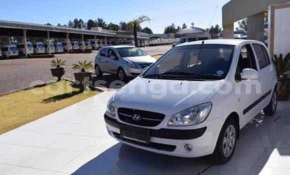 Buy Used Hyundai Getz White Car in Ezulwini in Hhohho Buy Used Hyundai Getz White Car in Ezulwini in Hhohho