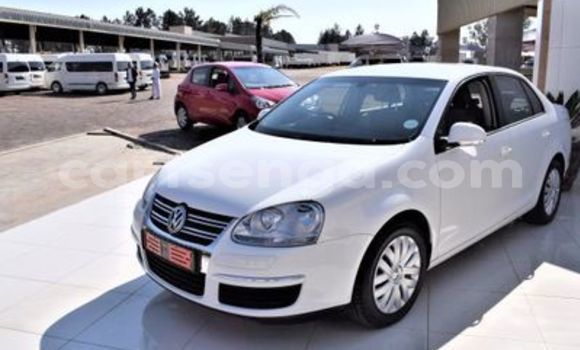 Nunua Ilio tumika Volkswagen Jetta White Gari ndani ya Ezulwini nchini Hhohho Nunua Ilio tumika Volkswagen Jetta White Gari ndani ya Ezulwini nchini Hhohho